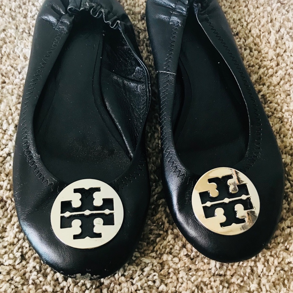 Tory Burch Black Flats Logo Gold Size 7 - Picture 2 of 6